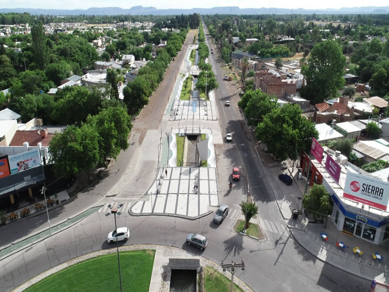 Paseo Dean Funes, San Rafael. Mendoza, Argentina.