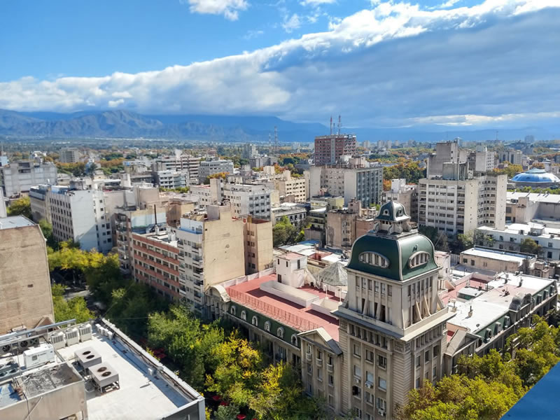 San Martín y Peatonal, Capital. Mendoza, Argentina.