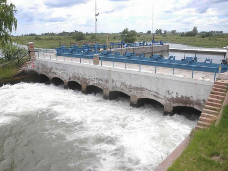 Dique Gobernador Benegas, Junín. Mendoza, Argentina.