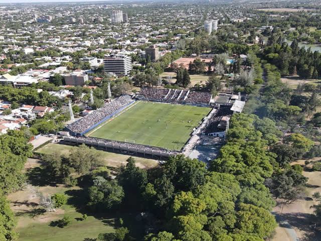 Foto: Facebook.com/Uva Lepra Estadio Bautista Gargantini Ciudad de Mendoza Argentina