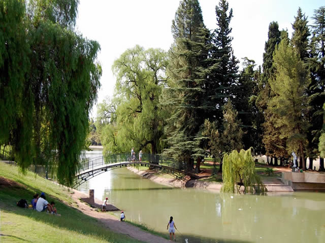 Foto: Rachel Swan La Isla Ciudad de Mendoza Argentina