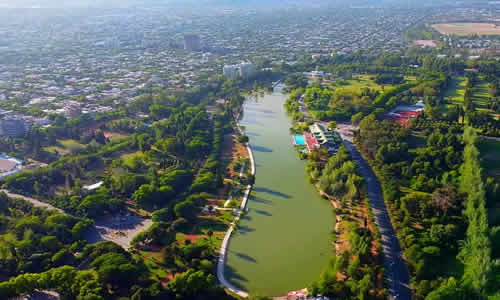 Foto: @Mendozadesdeelaire Lago Parque General San Martin Ciudad de Mendoza Argentina
